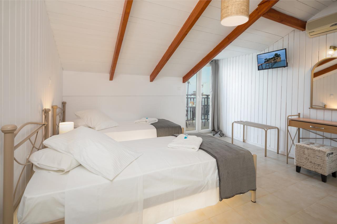 Mare Blu Studios & Suites 拉加纳斯 外观 照片